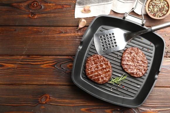 Você vai superar o vício em fast-food com esse hambúrguer caseiro suculento do TudoGostoso: "Agora não compro mais"