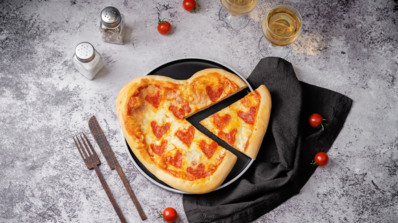 Os itens essenciais para um jantar do Dia dos Namorados super romântico