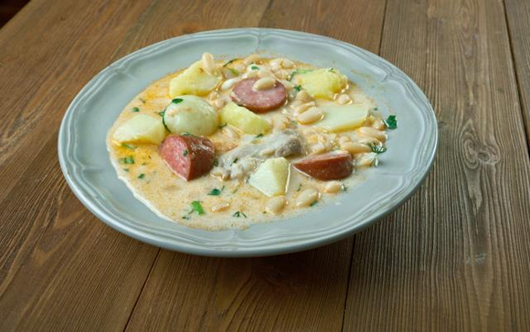 Deixe o mocotó mais saboroso com feijão (Créditos: TudoGostoso)