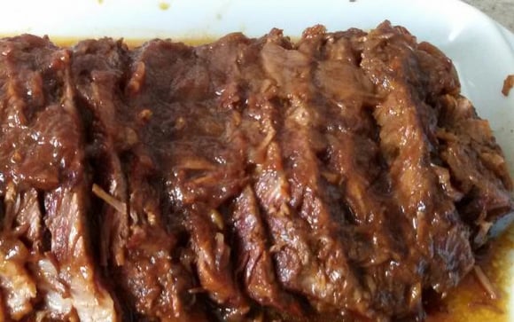 Maminha, cebola, caldo de carne e sal: é tudo o que você precisa para fazer essa receita (Créditos: Elizangela Assis/TudoGostoso)