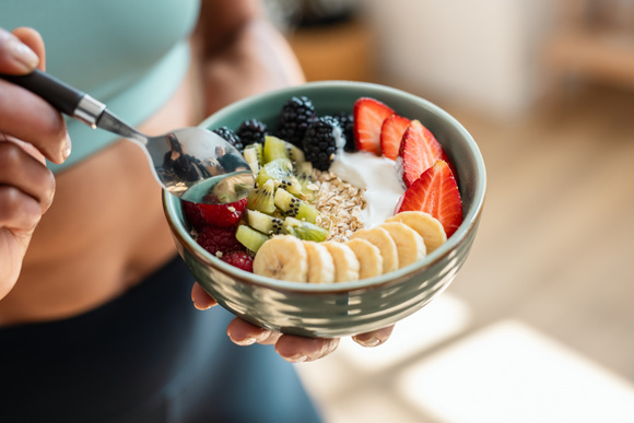 Fruta simples de comer ajuda a limpar os rins de forma 100% natural