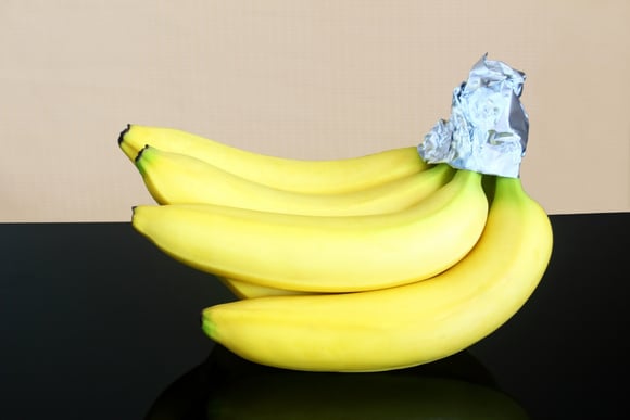 Por que coloco papel-alumínio na banana: esse truque funciona e vai te surpreender!