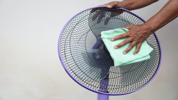Com manutenção regular, o ventilador refresca sem espalhar sujeira. (Foto: Shutterstock)