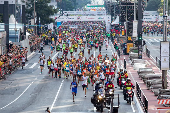 Além de muitas festas, o último dia do ano em São Paulo é marcado pela Corrida de São Silvestre (Créditos: Shutterstock)