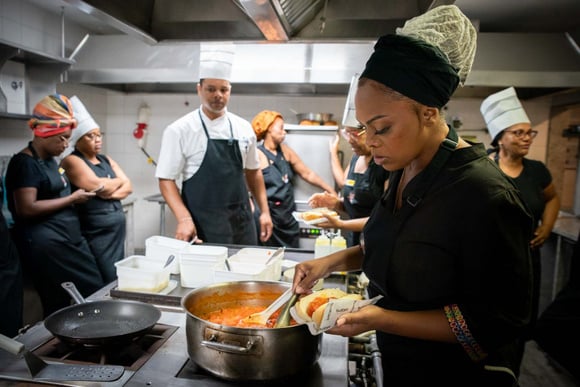 Festival Gastronomia Preta ocorre nos dias 25 e 26 de novembro com comida, cultura, debates e atrações musicais; veja programação completa!