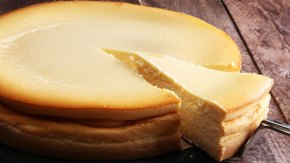 Bolo Nuvem com 3 ingredientes: sobremesa fofinha que derrete na boca é muito fácil e rápida de fazer