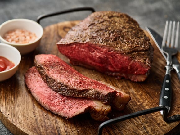 Carnes como picanha e maminha podem ser feitas sem nenhum mistério usando a airfyer. (Crédito: Shutterstock)