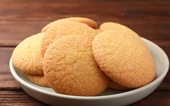 Bolachinha caseira que derrete na boca, com o mesmo sabor da que a vovó preparava