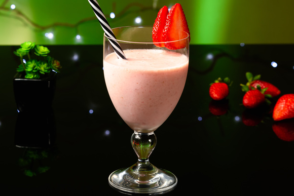 Batida de morango é o coquetel perfeito para a pessoa de Peixes (Créditos: Shutterstock)