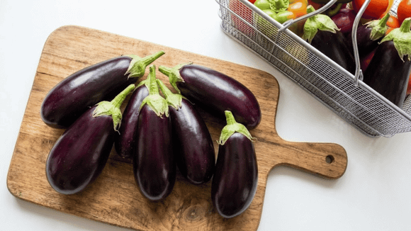 Pequenos cuidados prolongam a vida útil dos alimentos e preservam o sabor das receitas. (Foto: Gerada por IA)
