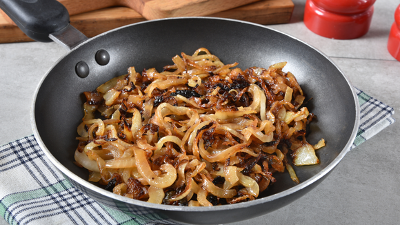 O truque do TudoGostoso para as cebolas caramelizadas perfeitas: técnica é usada até por chefs profissionais
