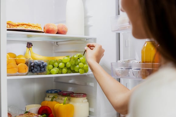 Adeus desperdício! Kit de organizadores que conserva frutas e verduras com 55% OFF