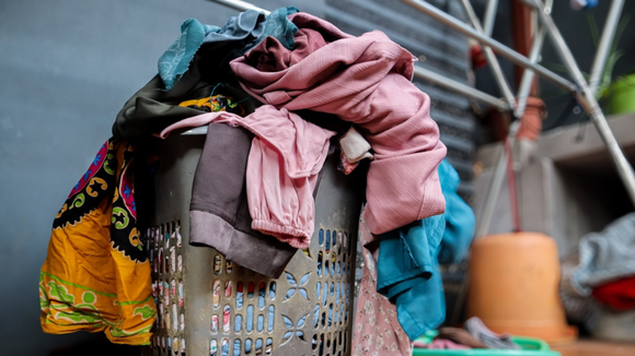 O cesto de roupa suja é coisa do passado: a nova tendência para banheiros é discreta, moderna e elegante, segundo o TudoGostoso