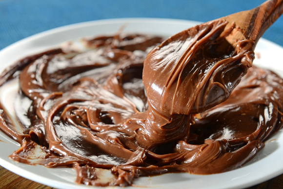 Brigadeiro de colher é fácil, mas tem segredo para ficar perfeito: descubra as dicas do TudoGostoso!