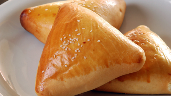 Esfihas são pratos fáceis e saborosos! (Créditos: Shutterstock)