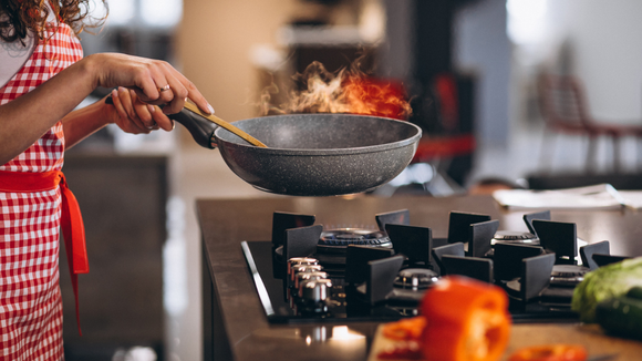 Por que você precisa ter um cooktop na sua cozinha? 3 motivos para comprar o eletrodoméstico