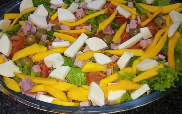 Refresque-se com a salada tropical (Créditos: TudoGostoso/Fran Weider)