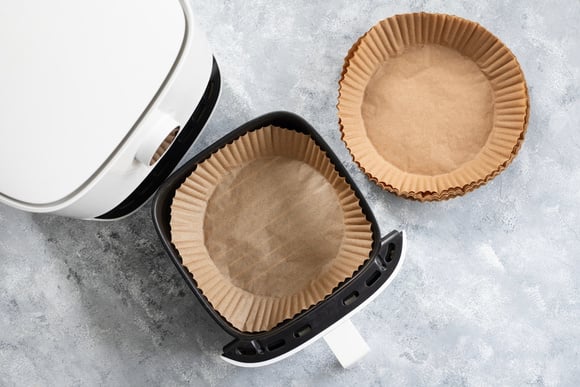 Raquel Noblejas, especialista em air fryer: "O papel manteiga não é uma dádiva de Deus para o cozimento, é melhor evitá-lo"