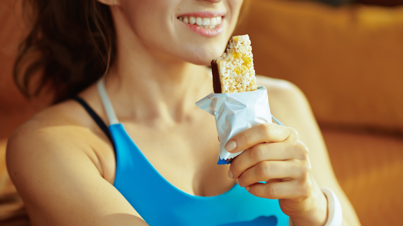 Vai para a praia? Confira 4 opções de snacks saudáveis para ter por perto
