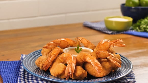 O camarão empanado é o aperitivo perfeito para qualquer evento (Créditos: TudoGostoso)