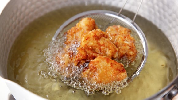 6 chefs respondem qual é o melhor óleo para fritura e todos escolheram a mesma gordura: "É perfeito"