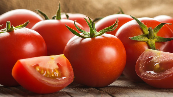 Tomate: onde é melhor armazená-los? (Créditos: Canva)