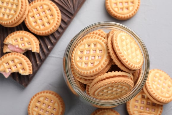 Seus biscoitos ficam murchos rapidamente? O TudoGostoso explica onde você deve guardá-los