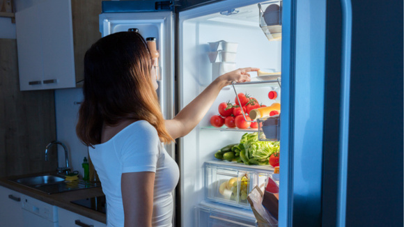 Nada de insônia: regule o sono com essas frutas que são boas companheiras à noite