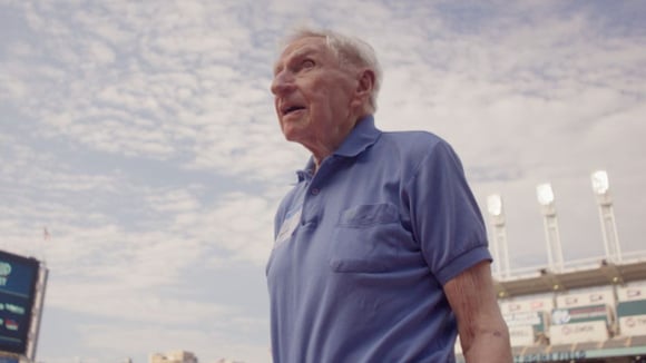 Médico mais velho do mundo, aos 102 anos: "Vi inúmeras dietas da moda surgirem e desaparecerem. Sempre aparece um novo estudo dizendo que determinado alimento faz bem ou faz mal. Não acredito que exista uma única dieta ideal para todo mundo"