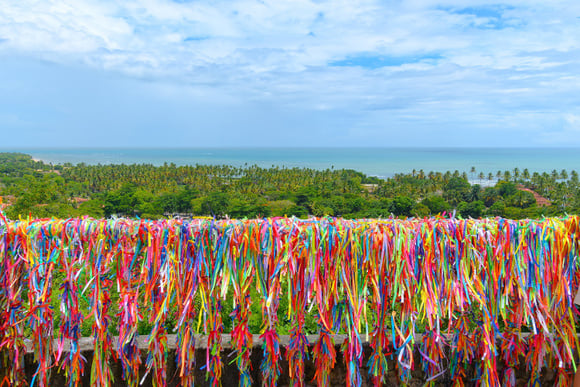 O Mirante das Fitinhas tem uma vista bonita e uma tradição de sorte que deixa as fotos mais bonitas (Créditos: Shutterstock)