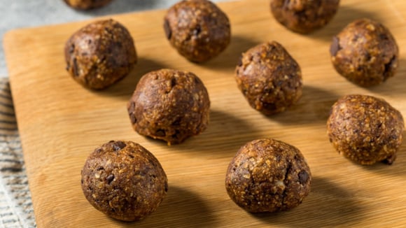 Nem precisa de fogão para fazer esse brigadeiro sem leite condensado; é muito fácil e delicioso
