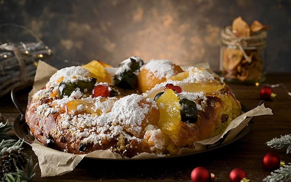 Bolo com gostinho de Natal: o clássico Bolo de Reis fofinho e perfumado que celebra a chegada dos magos