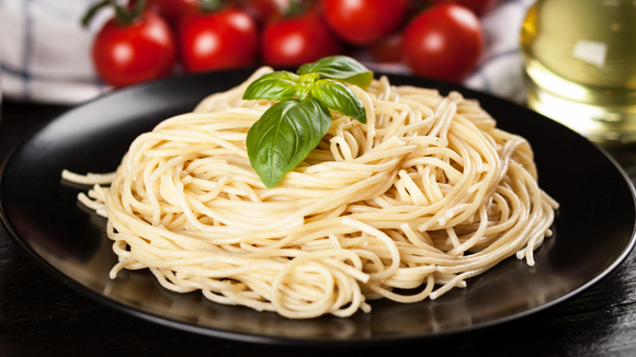 Os melhores chefs concordam: 3 ingredientes simples fazem toda a diferença no macarrão, e o TudoGostoso revela quais são
