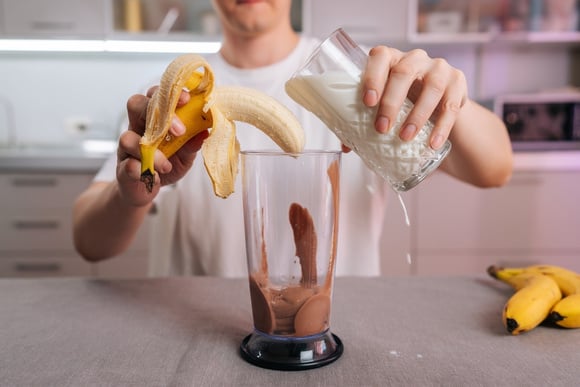 Nem aveia, nem biscoito: adicione esses ingredientes à sua vitamina de banana para deixá-la rica em ômega 3, cálcio e antioxidantes