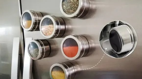 Sua geladeira vive bagunçada? 5 itens que podem ajudar a colocar tudo em ordem