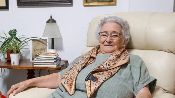 María Luisa López, uma professora de 100 anos: "Embora eu beba principalmente água, o vinho me ajudou a chegar onde estou."