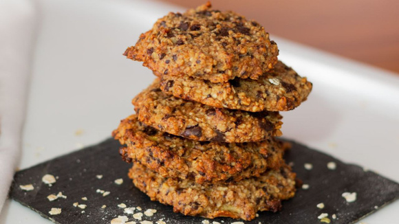 Receita de cookie de banana com aveia do TudoGostoso: o melhor lanche para fazer com as crianças nas férias