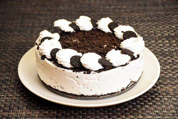 Cheesecake de Oreo: base crocante e o recheio de chocolate branco é a sobremesa dos sonhos
