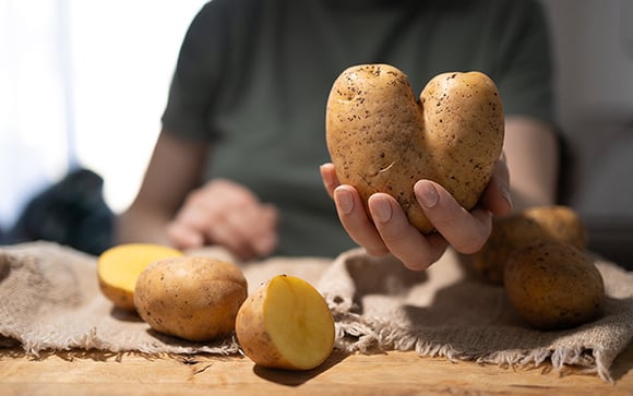 Eu achava que era normal a batata brotar, até descobrir essas dicas da vovó para conservá-la por mais tempo