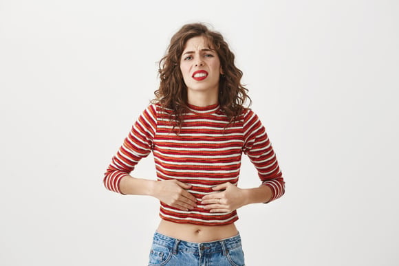 Estufamento abdominal? Nutricionista explica o que muda na dieta para quem tem síndrome do intestino irritável