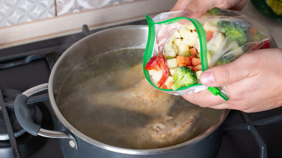 É melhor não cozinhar vegetais congelados: pesquisas mostram como hábito queridinho pode dar errado