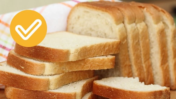 O pão fica fresquinho e livre de mofo por mais tempo se você armazenar desse jeito!