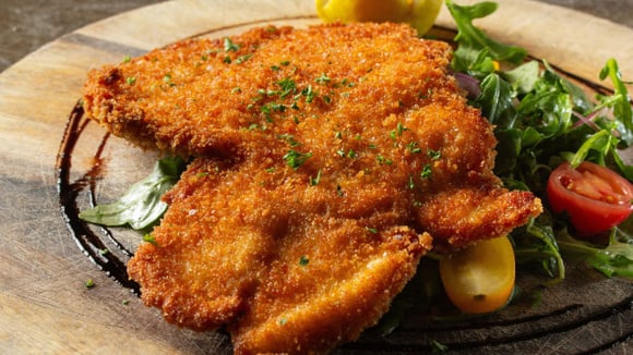 Descubra o melhor corte bovino para fazer bife a milanesa (Créditos: Shutterstock)