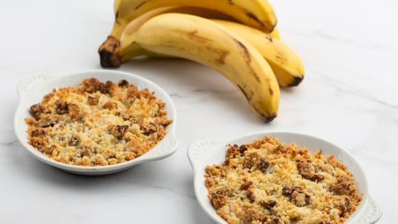 Esse crumble de banana com doce de leite é um dos doces mais fáceis que eu já preparei