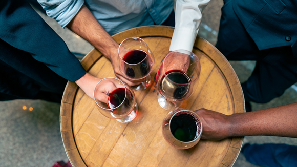 Mantenha seu vinho na temperatura certa! Confira 3 opções de adegas para você ter em casa
