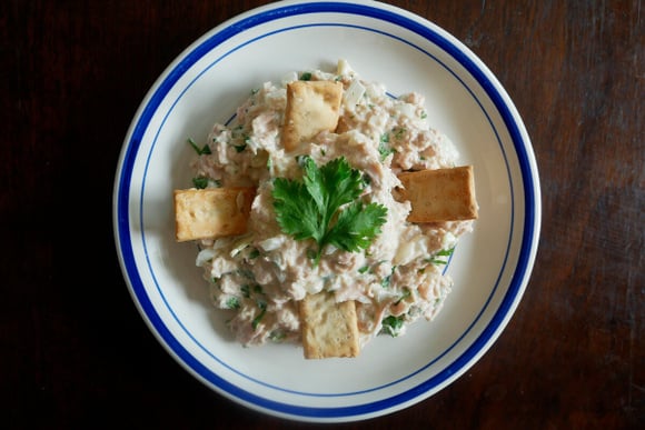 Esta é a salada de atum com quatro ingredientes que não consigo parar de fazer