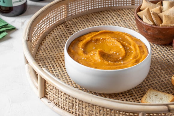 Nem homus, nem guacamole: a melhor pastinha de aperitivo também leva grão-de-bico e é fácil e rápida de fazer