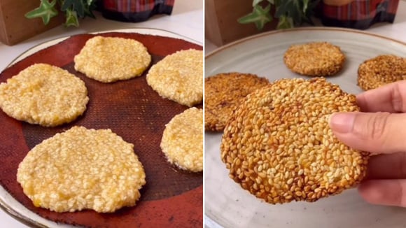 Apenas 2 ingredientes: biscoitinho crocante de gergelim e banana sem açúcar para o lanche da tarde