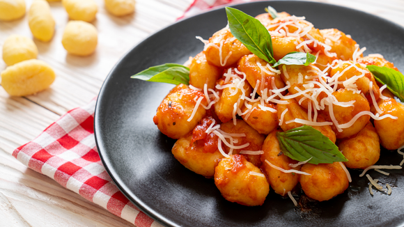 Esse nhoque de batata é tudo de bom! (Créditos: Canva)