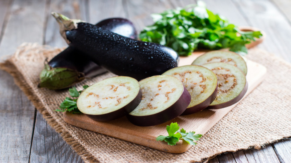 Berinjela à grega: 6 receitas fáceis e deliciosas para cozinhar como um chef de Atenas